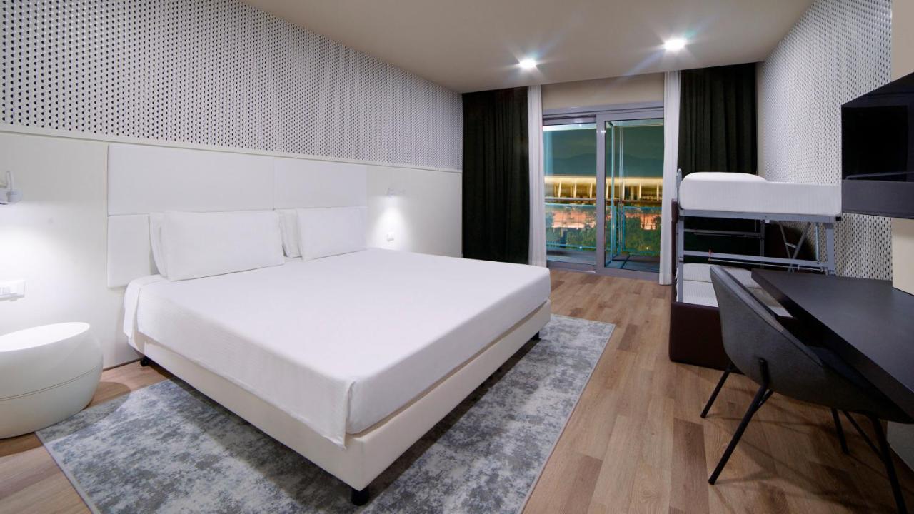 Holiday Inn Nola - Naples Vulcano Buono By Ihg Extérieur photo
