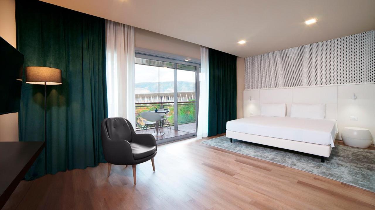 Holiday Inn Nola - Naples Vulcano Buono By Ihg Extérieur photo