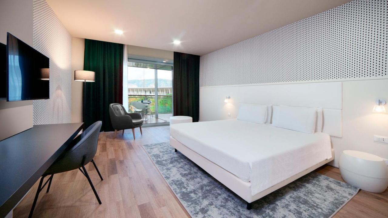 Holiday Inn Nola - Naples Vulcano Buono By Ihg Extérieur photo